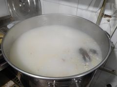 -南渝食府.墨脱石锅松茸鸡