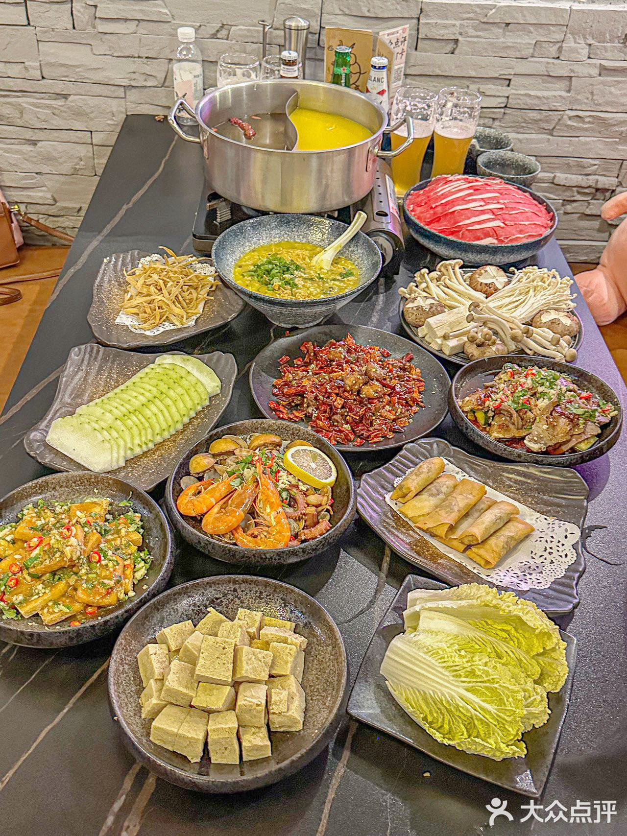 来这里吃火锅🍲看欧洲杯球赛❗️