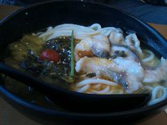 酸菜鱼米粉-三千粉牛肉米粉(来客茂店)