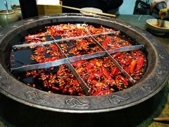 -渝嘴小老弟老火锅(华新村店)