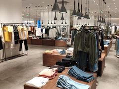 -URBAN REVIVO(西安Momopark店)