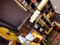 -西安大雁塔科技大学地铁站亚朵酒店