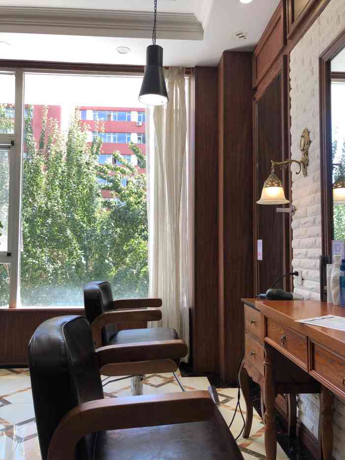 左佐美发会所(岐山一校店)-"【项目】剪发店内环境:欧美风,是我喜欢.