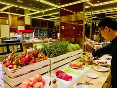 -大中华希尔顿酒店-念自助餐·嗨啤·小龙虾
