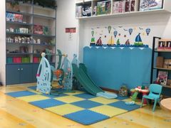 -蓝鲸奇亲子游泳俱乐部