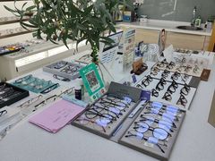 -视野联行眼镜·蔡司·尼康战略合作店(城西银泰店)