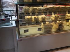 面包甜点陈列柜-白玉兰食品甜凤店(合生汇店)