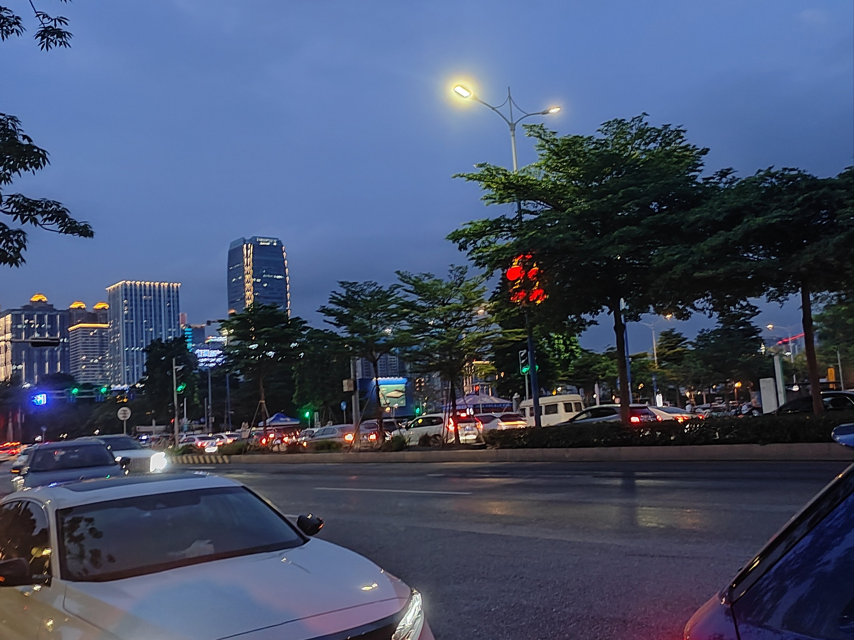 千灯湖夜景发朋友圈图片