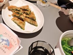 韭菜鲜虾薄饼-桂满陇·蟹黄小笼汤包(中山公园店)