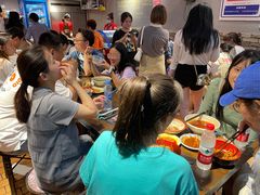 -爆炸头阿姨小四川正宗川味小吃(无任何分店)