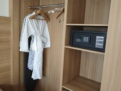 -上海虹桥君丽假日酒店(娄山关路地铁站店)