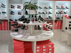 -云柏鞋业(十里堡店)