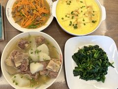 -阿姨来了月嫂服务中心(徐汇店)