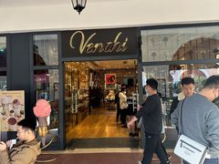 -VENCHI 闻绮(上海佛罗伦萨小镇店)