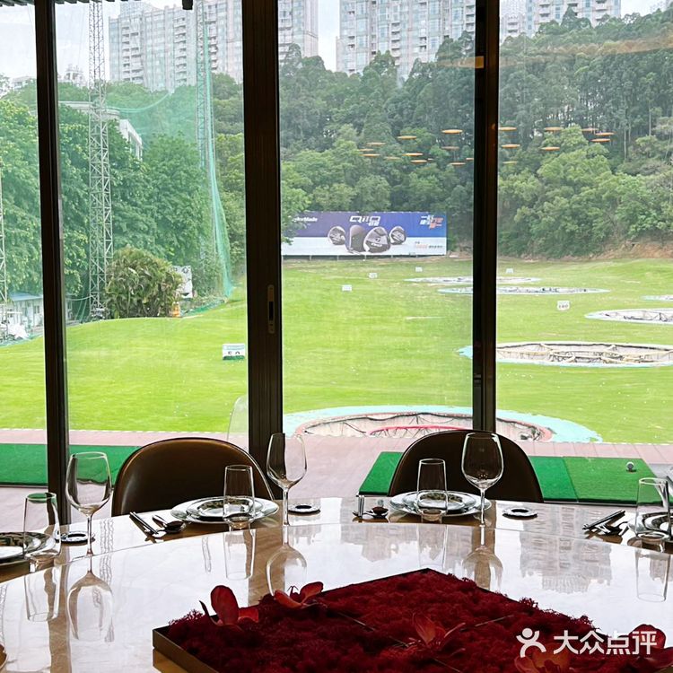 高尔夫球场里面的私厨！！这也太惬意了叭