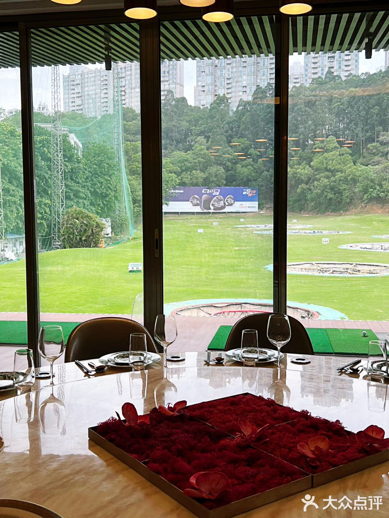 高尔夫球场里面的私厨！！这也太惬意了叭