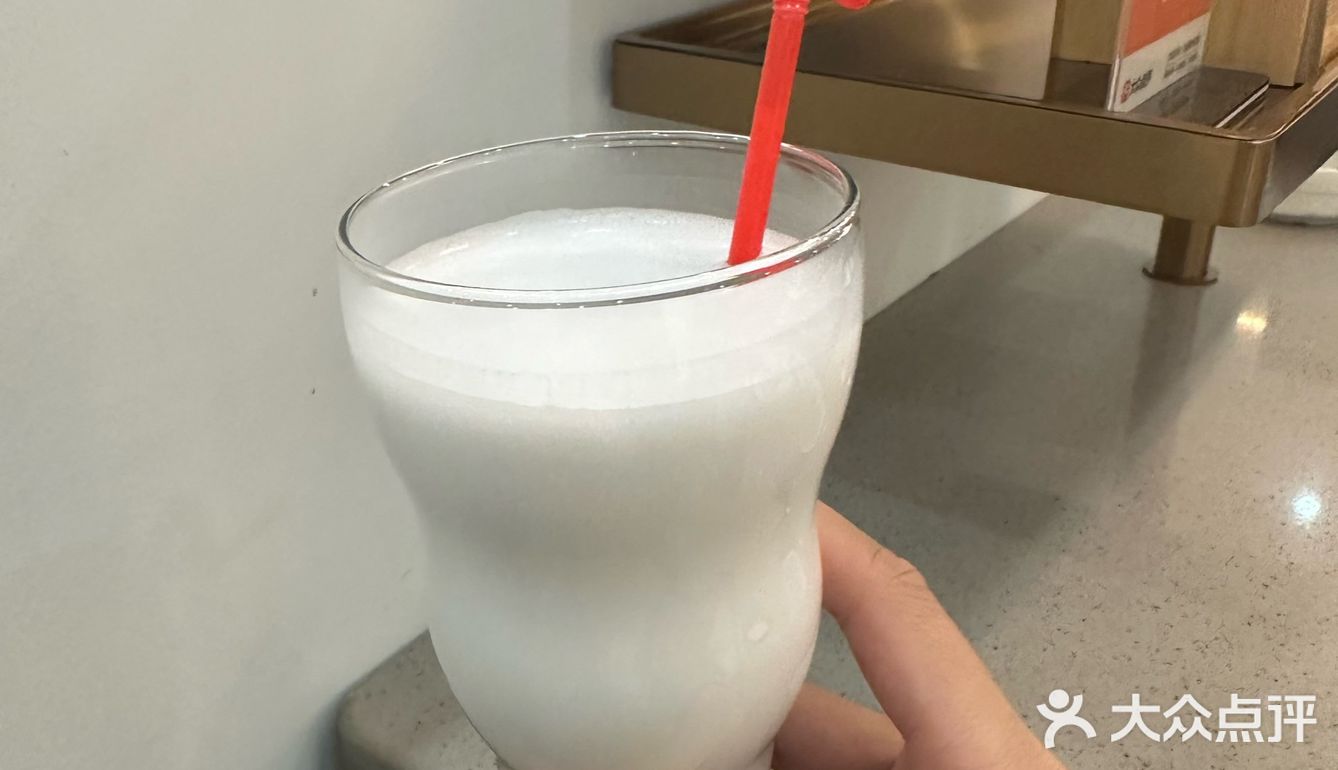 佳肴菜名：椰子鸡，真的超级好吃，椰子水煮出来的鸡肉很甜