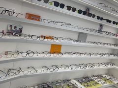-美式眼镜·授权蔡司.依视路.尼康.豪雅.明月(南翔印象城店)