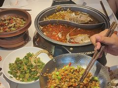 -阿瓦山寨·湘菜现炒·剁椒鱼头王(咸阳总店)