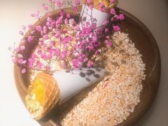 爆浆沙拉甜筒-桂满陇天书(南京德基旗舰店)
