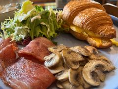 培根芝士蛋牛角包-西关84·History·Art·Cafe