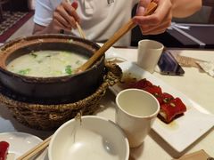 窝蛋牛肉粥-火齐潮汕砂锅粥(五道口店)