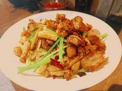 -红盔侠小龙虾(海宁银泰店)