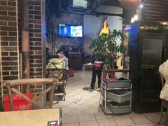 大堂-何师烧烤·香辣蟹·川菜·30年老品牌(太古里旗舰店)