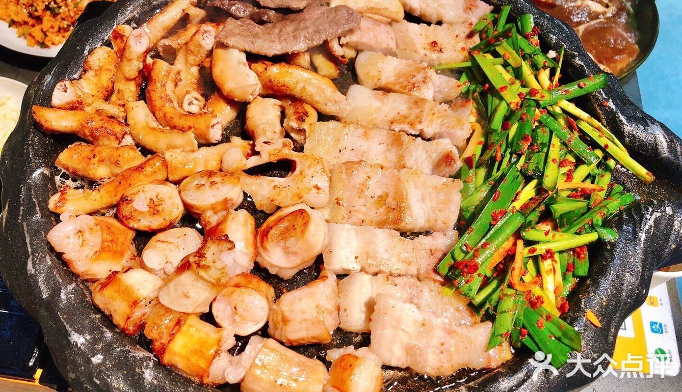 远景路美味可口的辛罗烤肥肠