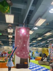 -莫莉幻想儿童乐园(三河燕郊永旺店)