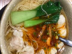 馄饨竹升面-全渔村小海鲜