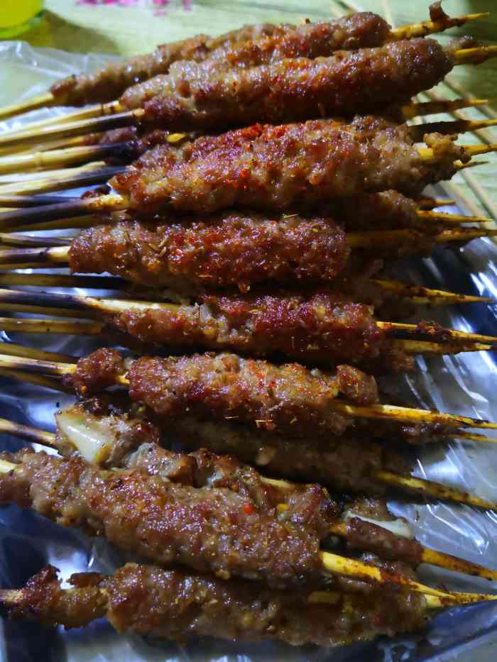 飞哥烤串-"30羊板筋,10馅筋,8五花肉,1烤烧饼."-大众点评移动版