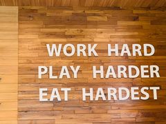 -Chom Cafe and Restaurant