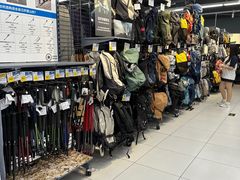 -迪卡侬(高新万达店)