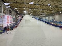 -乔波室内滑雪场