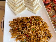 萝卜干腊肉卷饼-红胖胖龙虾王·本地菜