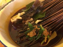 -拈签一笑黄牛肉辣卤串串
