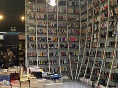 -钟书阁(松江泰晤士小镇店)