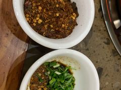 胡辣椒蘸碟-黄利砖万峰林布依特色酸笋牛肉馆