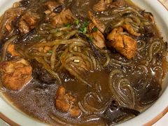 小鸡炖蘑菇-黄家饺子东北特色菜馆(湖滨商业街店)