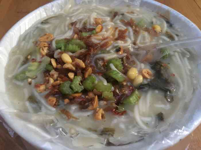 陈记芝麻叶粉浆面条-"好久没吃妈妈做的烙馍卷菜,就拿起手机通过.