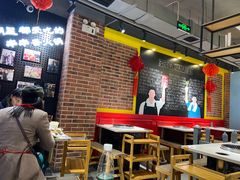 大堂-钢管厂五区小郡肝串串香火锅(人民广场店)