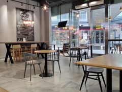 大堂-HELLO 27 意面·沙拉·帕尼尼