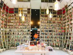 -钟书阁(松江泰晤士小镇店)