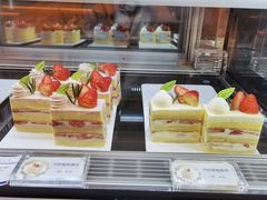 -花花卷卷·鲜食蛋糕(静安久光百货店)