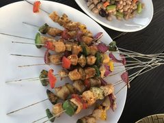 什锦肉串-丹世红酒庄·烧烤·团建·婚礼·水上运动