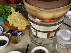 -广味炭炉鸡煲(宝业路分店)