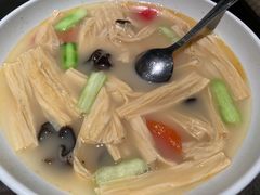 -汤城小厨•粤菜•靓汤(苏州街店)