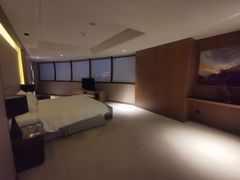 -上海滴水湖皇冠假日酒店