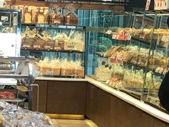 面包甜点陈列柜-巴黎贝甜(常德路店)